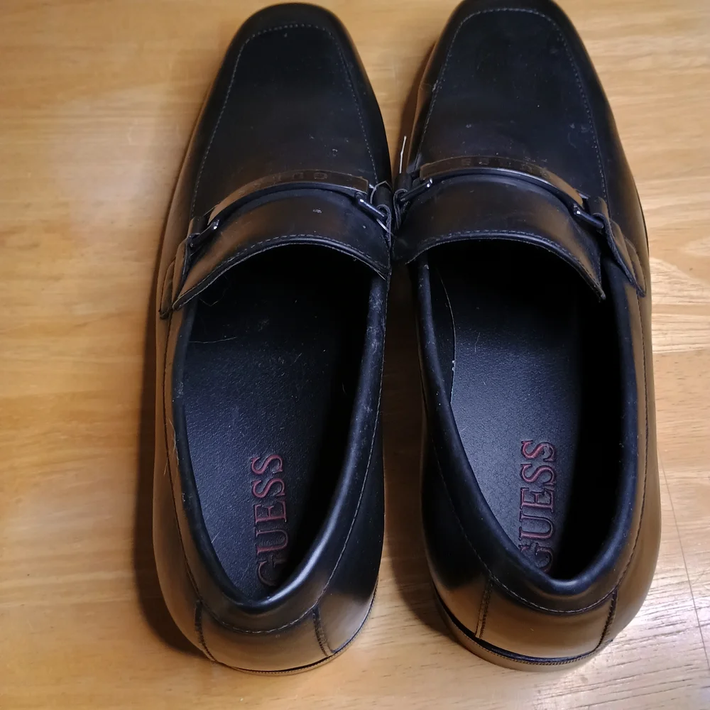 GUESS Men's Black Loafers